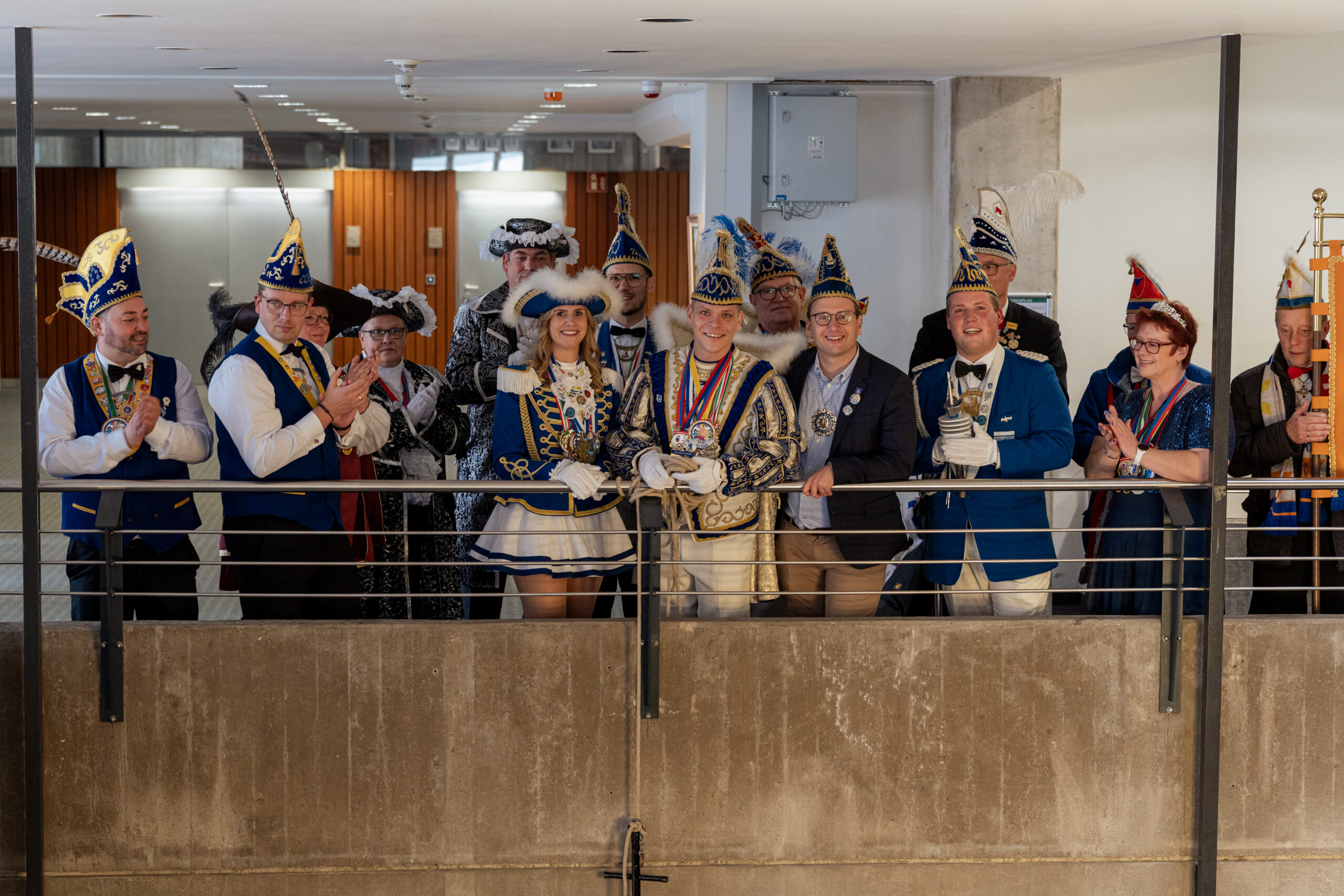 Prinz Robin I. und Püntemariechen Kira setzten den Anker für die Session 2025/2026